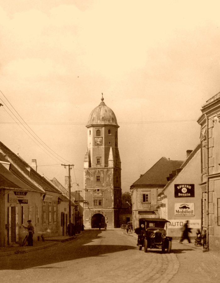 noe-02608_Fischamend_Hainburgerstr mit Stadtturm_3